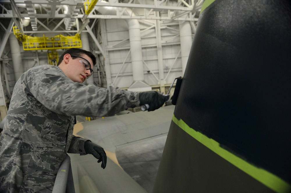 62nd MXS repaints C-130