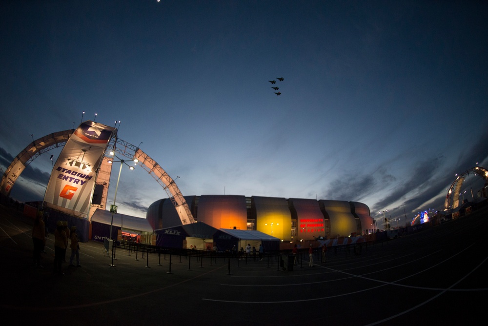 First-ever F-35 flyover during the 2015 NFL Pro Bowl