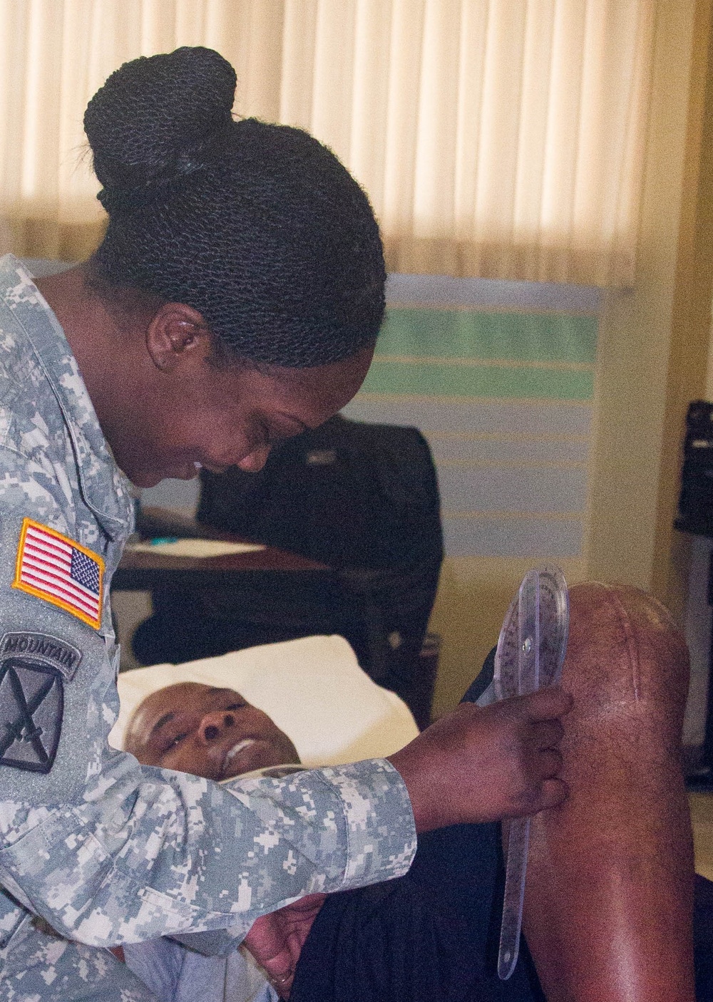 Madigan Soldier motivates patients through compassion, commitment
