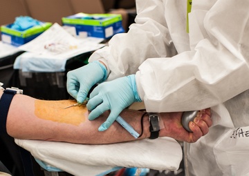 FORSCOM, USARC Soldiers, civilians roll up their sleeves during blood drive