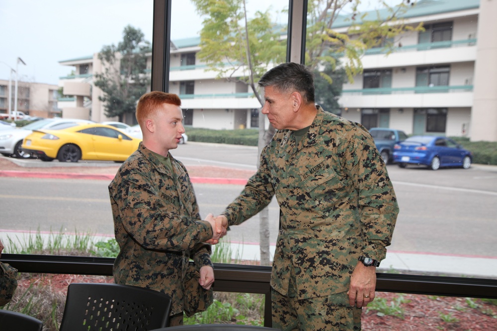MCICOM Commander and Sgt. Maj. visit MCAS Miramar
