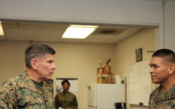 MCICOM Commander and Sgt. Maj. visit MCAS Miramar