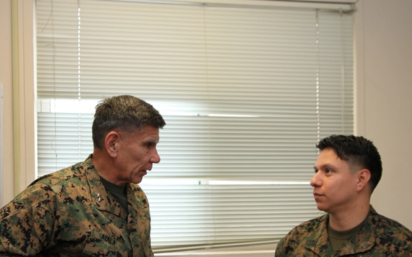 MCICOM Commander and Sgt. Maj. visit MCAS Miramar