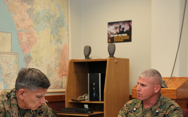 MCICOM Commander and Sgt. Maj. visit MCAS Miramar