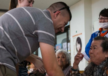Marines pound rice, ring in the New Year with local friends