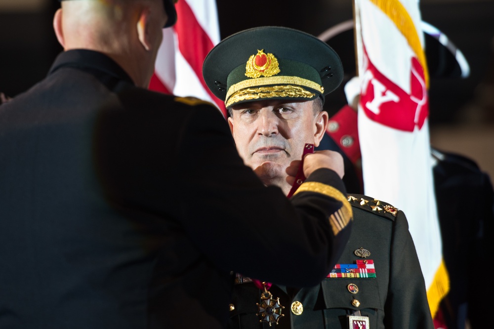 Gen. Hulusi Akar, Turkish Land Forces commander visits with US Army chief of staff