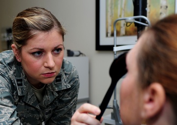 Langley optometry clinic keeps eyes on care