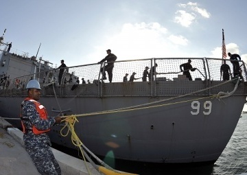DLA Troop Support expedites mattresses to USS Farragut