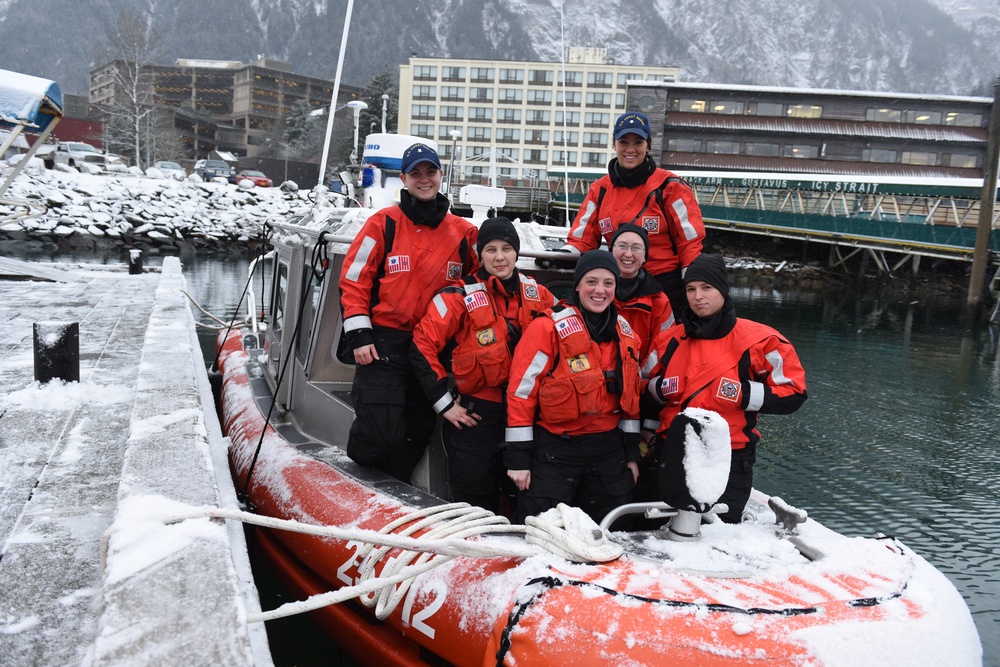 Coast Guard Station Juneau crew gets underway for training
