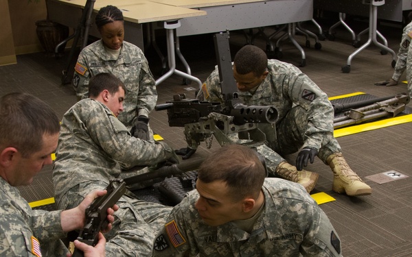 43rd SB master gunner trains Soldiers