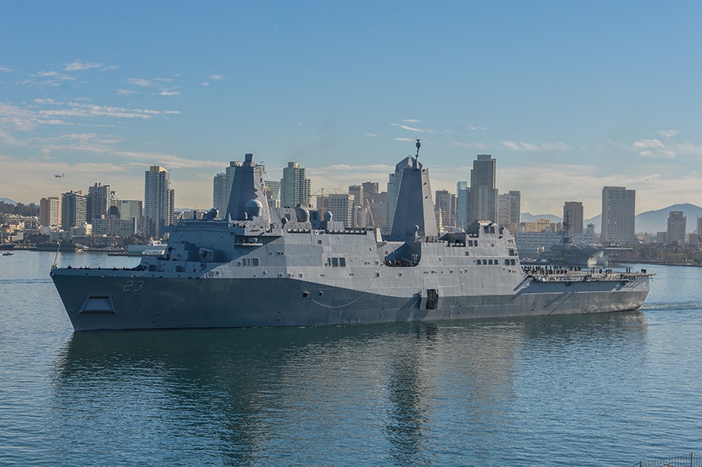USS Anchorage transits the San Diego Harbor