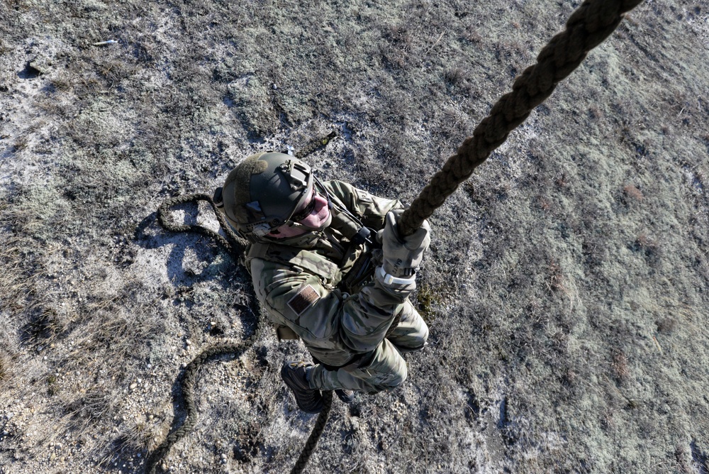 106th Rescue Wing conducts CSAR training