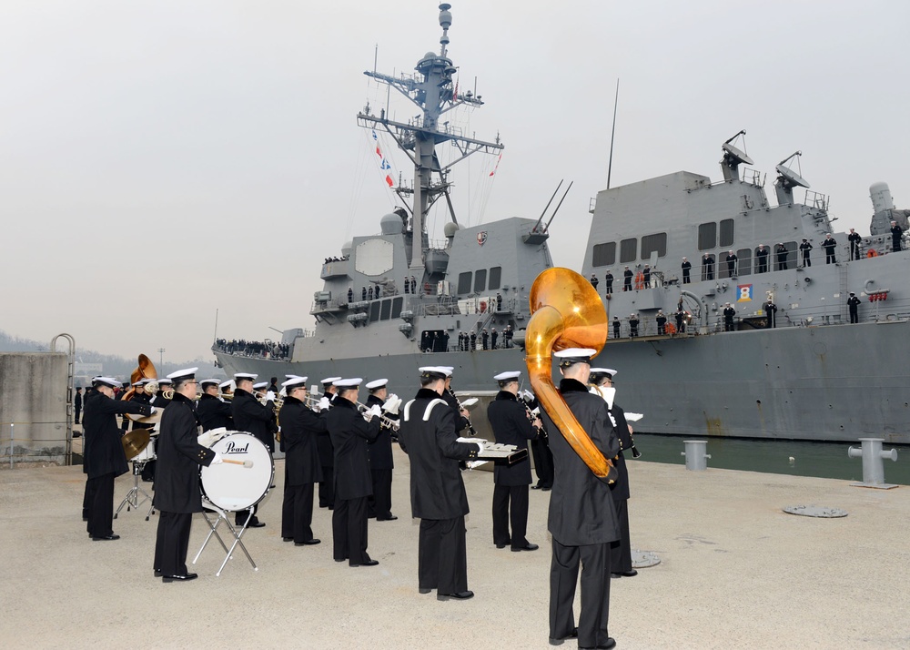 USS Mustin arrival