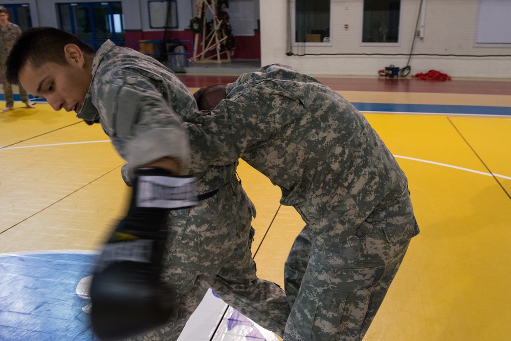 Joint Clinch Drill - Basic Combatives Course level one