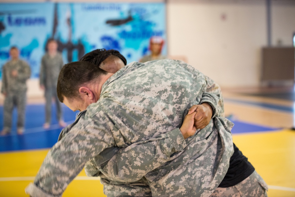 Joint Clinch Drill - Basic Combatives Course level one