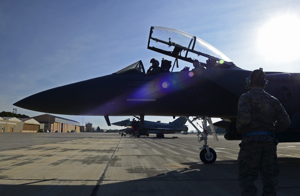 USAF jets depart TLP 2015-1
