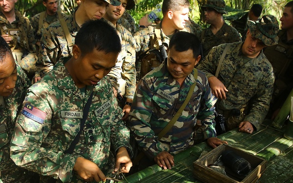 11th MEU: MALUS AMPHEX 14