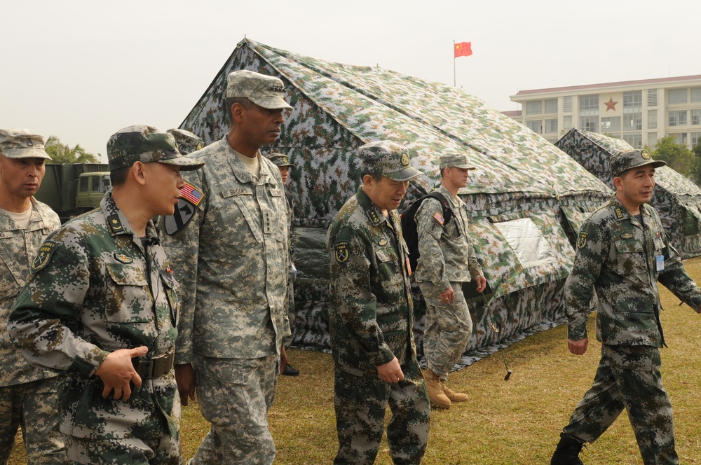 Gen. Brooks visits 2015 Pacific Resilience Disaster Management Exchange (DME)