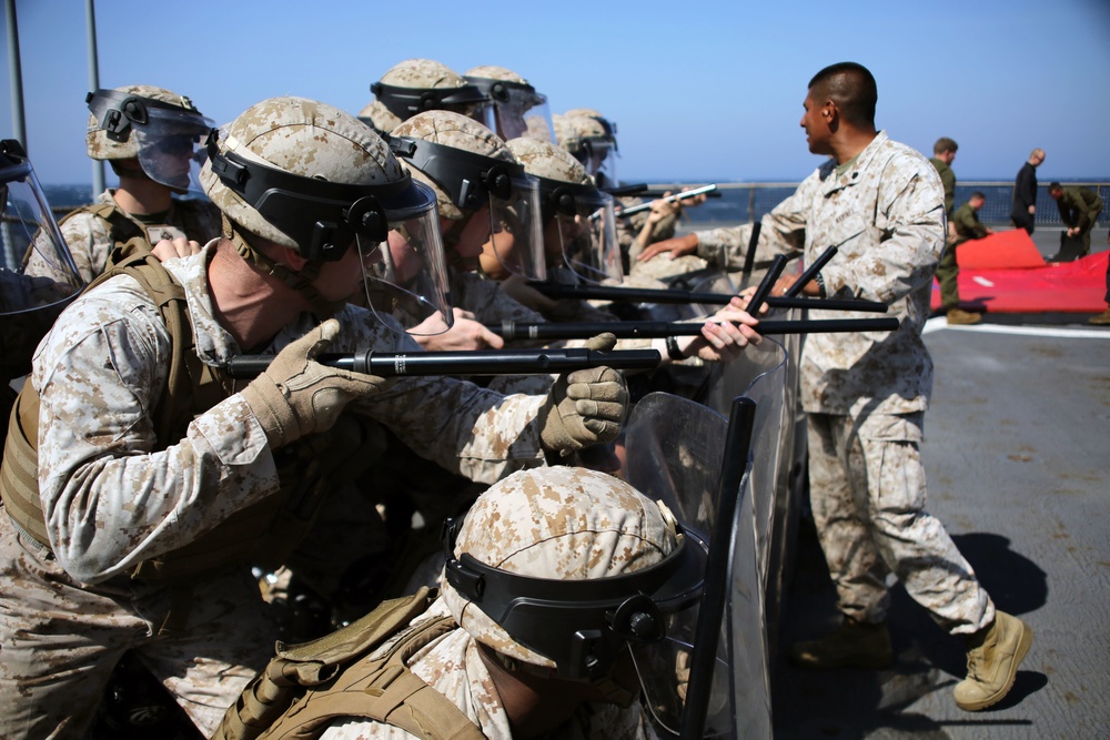 24th MEU conducts non-lethal weapons training