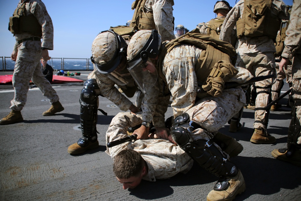 24th MEU conducts non-lethal weapons training