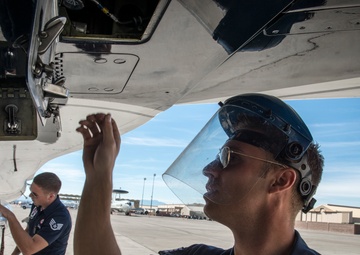 Thunderbirds perform Super Bowl XLIX flyover