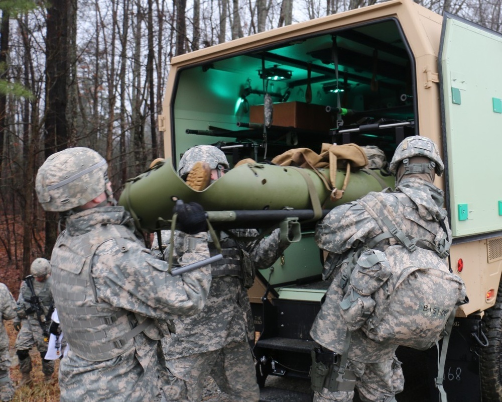 Virginia Guard Soldiers demonstrate medical skills during Warrior Exercise