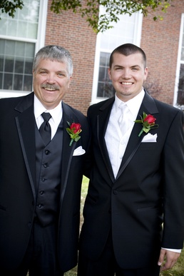Soldier takes ALS bucket challenge after deployment to honor dad’s memory