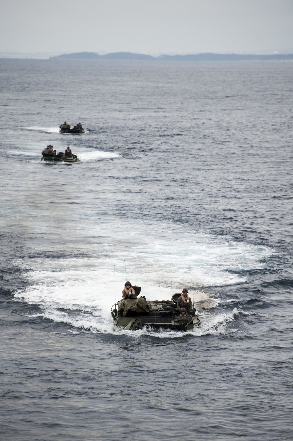 USS Bonhomme Richard: AAV ops