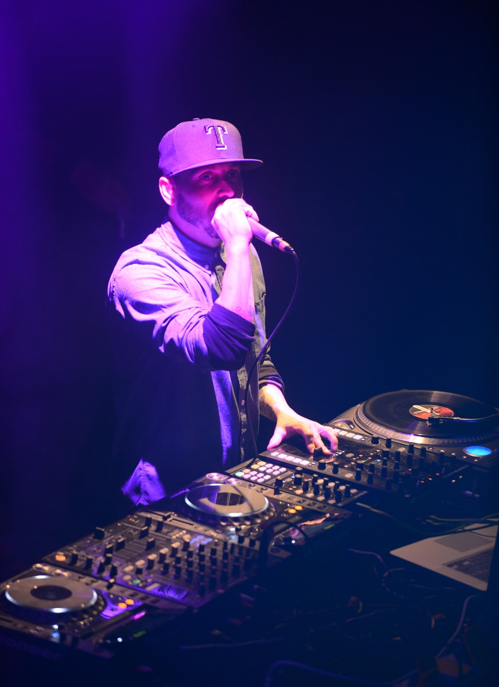 USO takes new spin on music tour