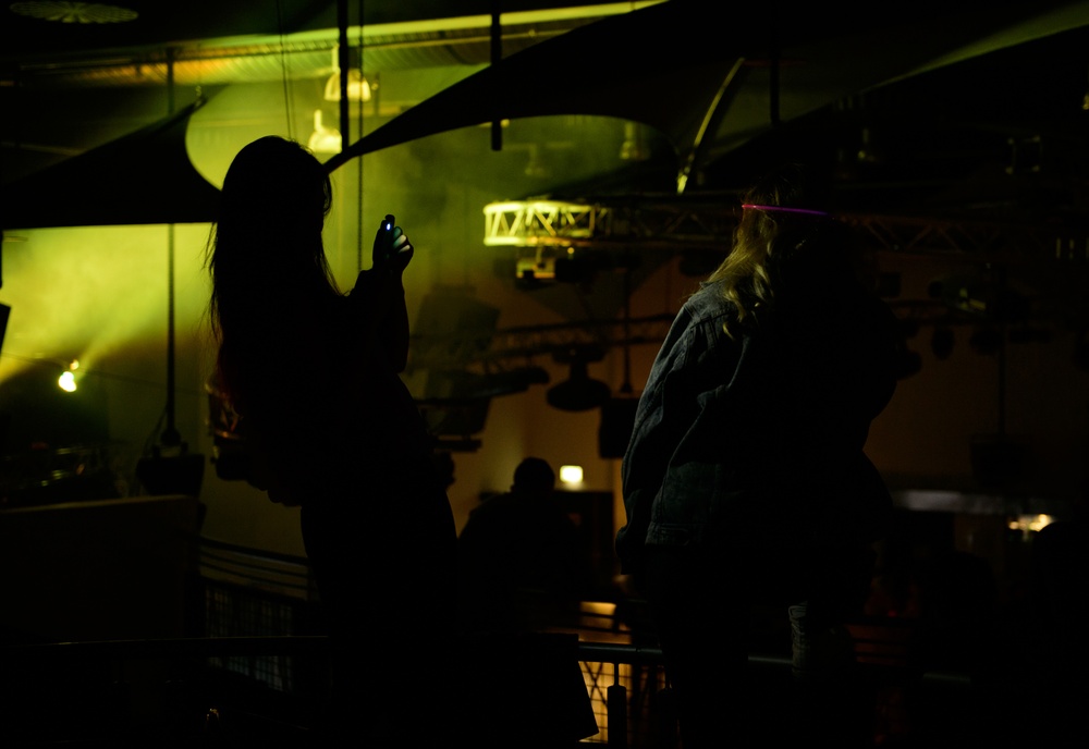 USO takes new spin on music tour