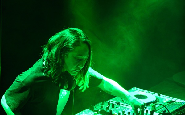 USO takes new spin on music tour