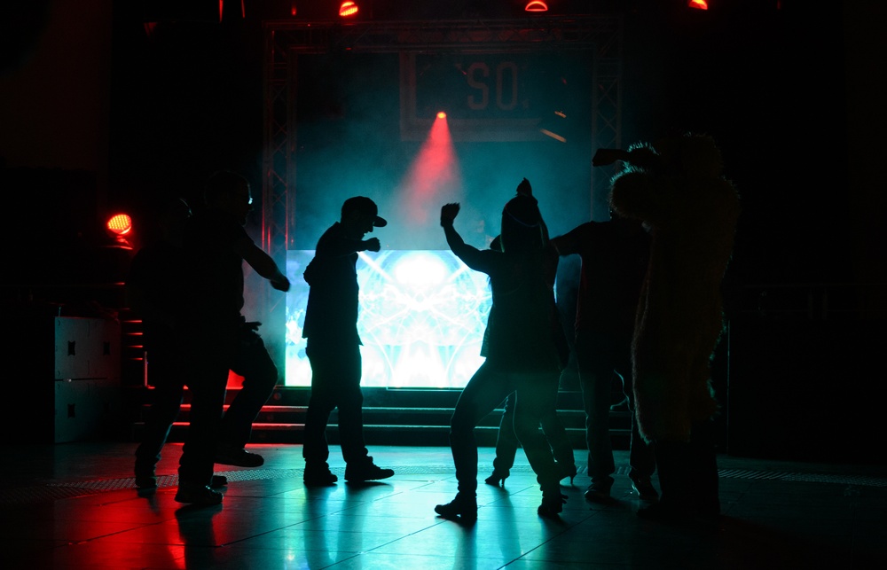 USO takes new spin on music tour