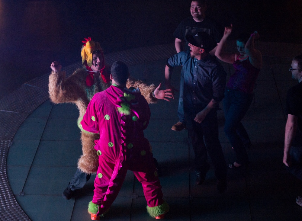 USO takes new spin on music tour