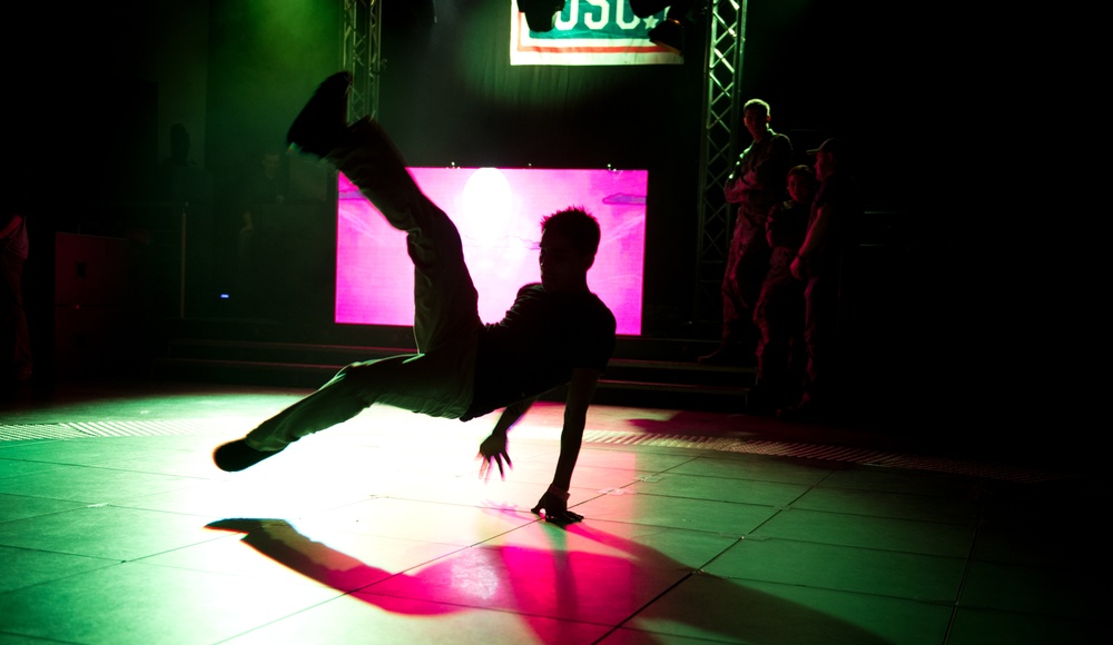 USO takes new spin on music tour