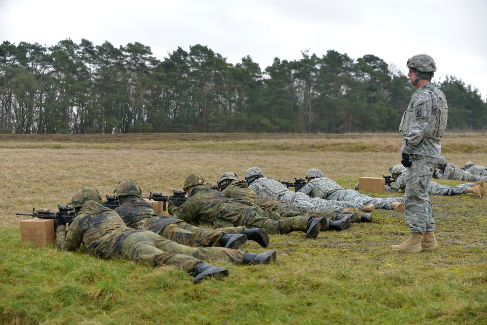 1-91 CAV weapons qualification with German partners