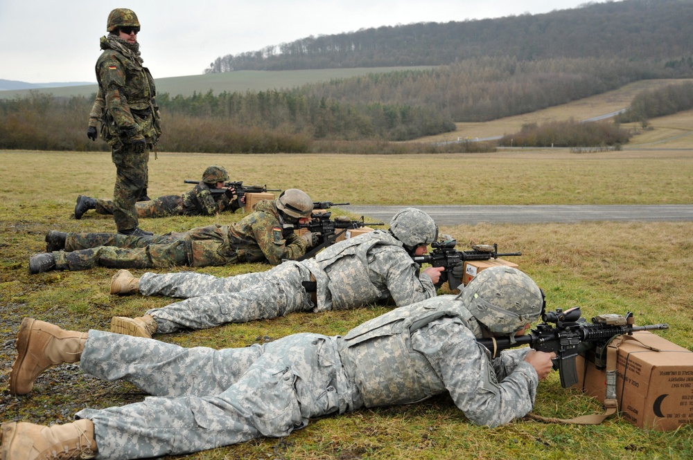 1-91 CAV weapons qualification with German partners