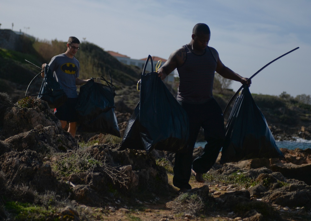 US Airmen clean Greek beach during training deployment