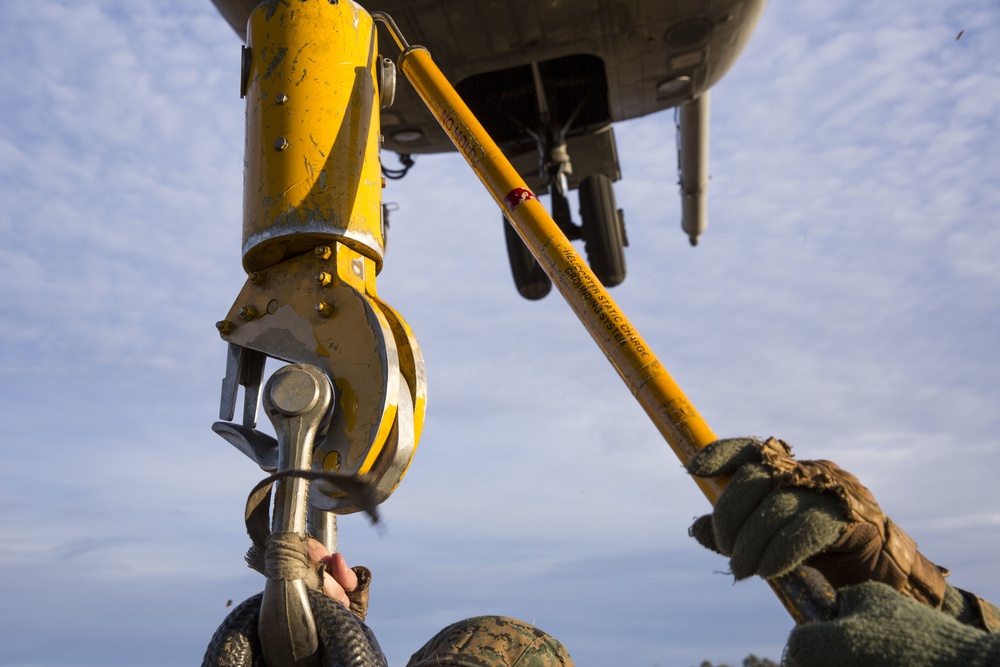 Take off: CLB-2 performs helicopter support team training with HMHT-302