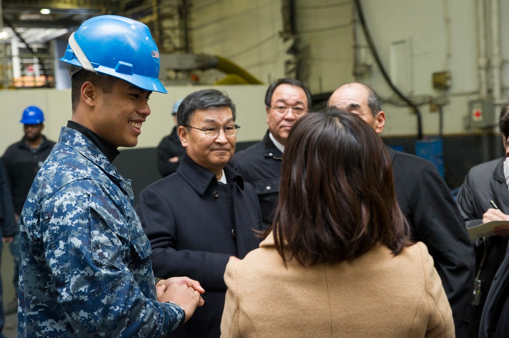 USS George Washington tour