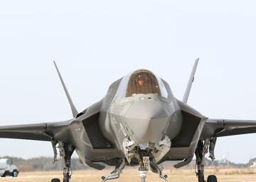 First International F-35B arrives aboard Fightertown