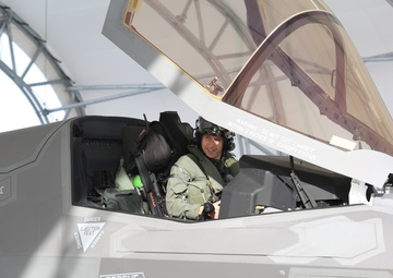 First International F-35B arrives aboard Fightertown
