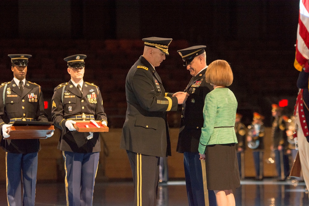 Honoring a Soldier’s Soldier 14th sergeant major of the Army retires after 34-year career