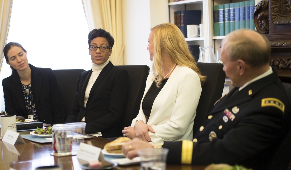 Chairman speaks with White House Fellows