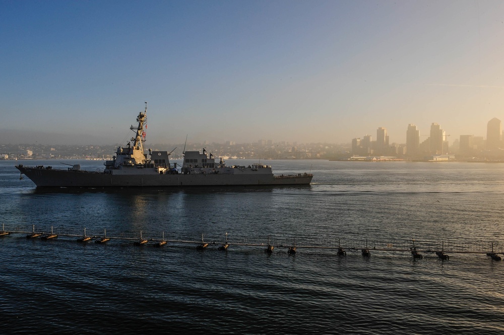 USS Spruance (DDG-111) transits the San Diego Harbor