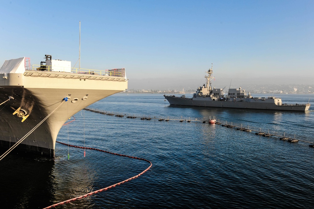 USS Spruance (DDG-111) transits the San Diego Harbor