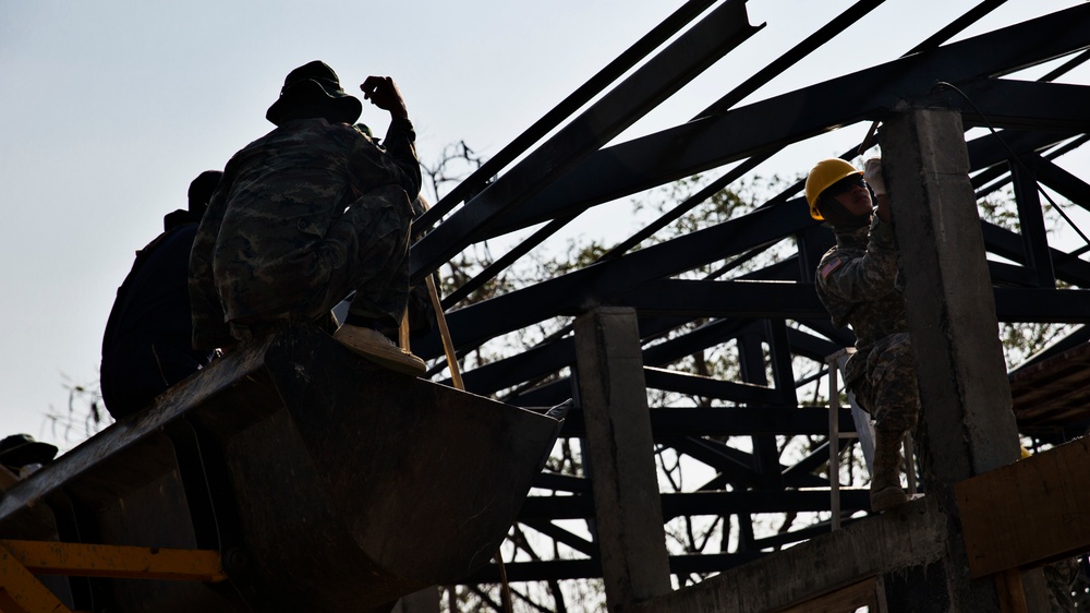 U.S., Chinese, Royal Thai coalition makes progress at Ban Nhong-Plong