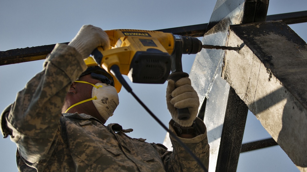 U.S., Chinese, Royal Thai coalition makes progress at Ban Nhong-Plong