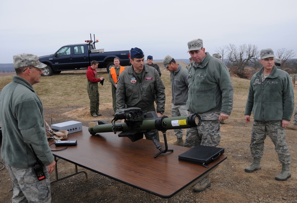 188th Wing showcases ISR Center of Excellence strategy during 25th Air Force commander visit