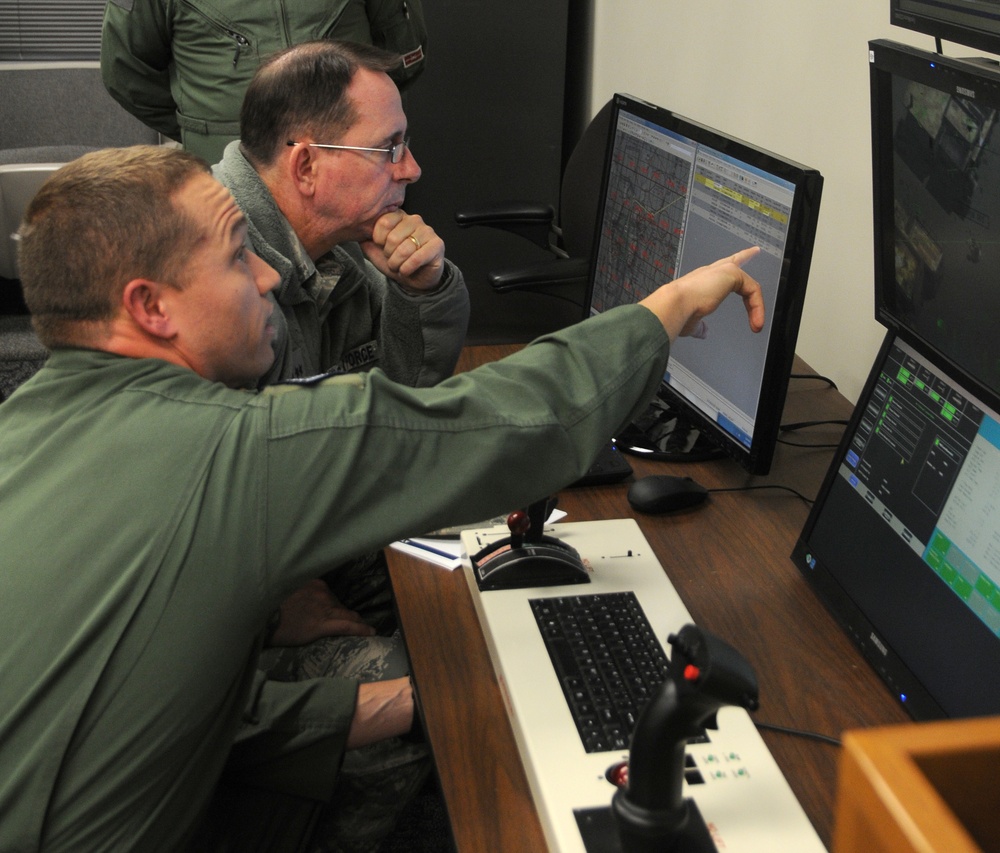 188th Wing showcases ISR Center of Excellence strategy during 25th Air Force commander visit