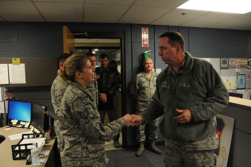 188th Wing showcases ISR Center of Excellence strategy during 25th Air Force commander visit